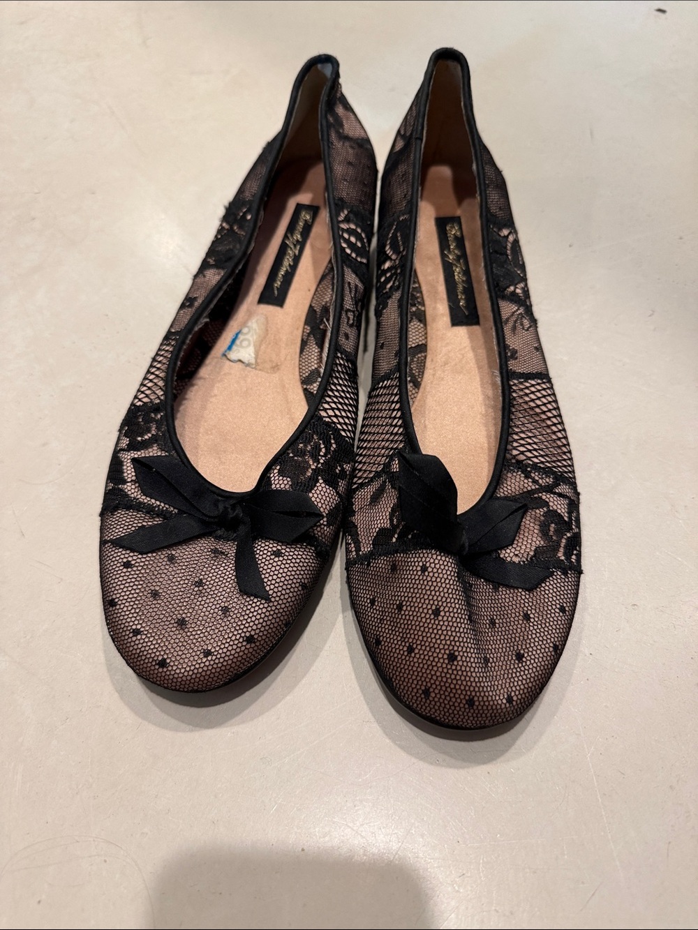 Beverly Feldman Lacy Black Flats 9M